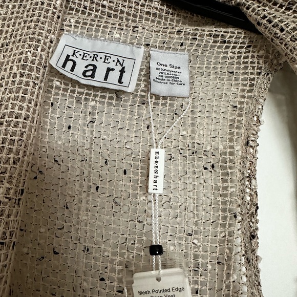 NWT Mesh vest with asymmetrical hem. One side - Picture 4 of 4